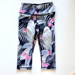 Tropical Capri Yoga Pants XS